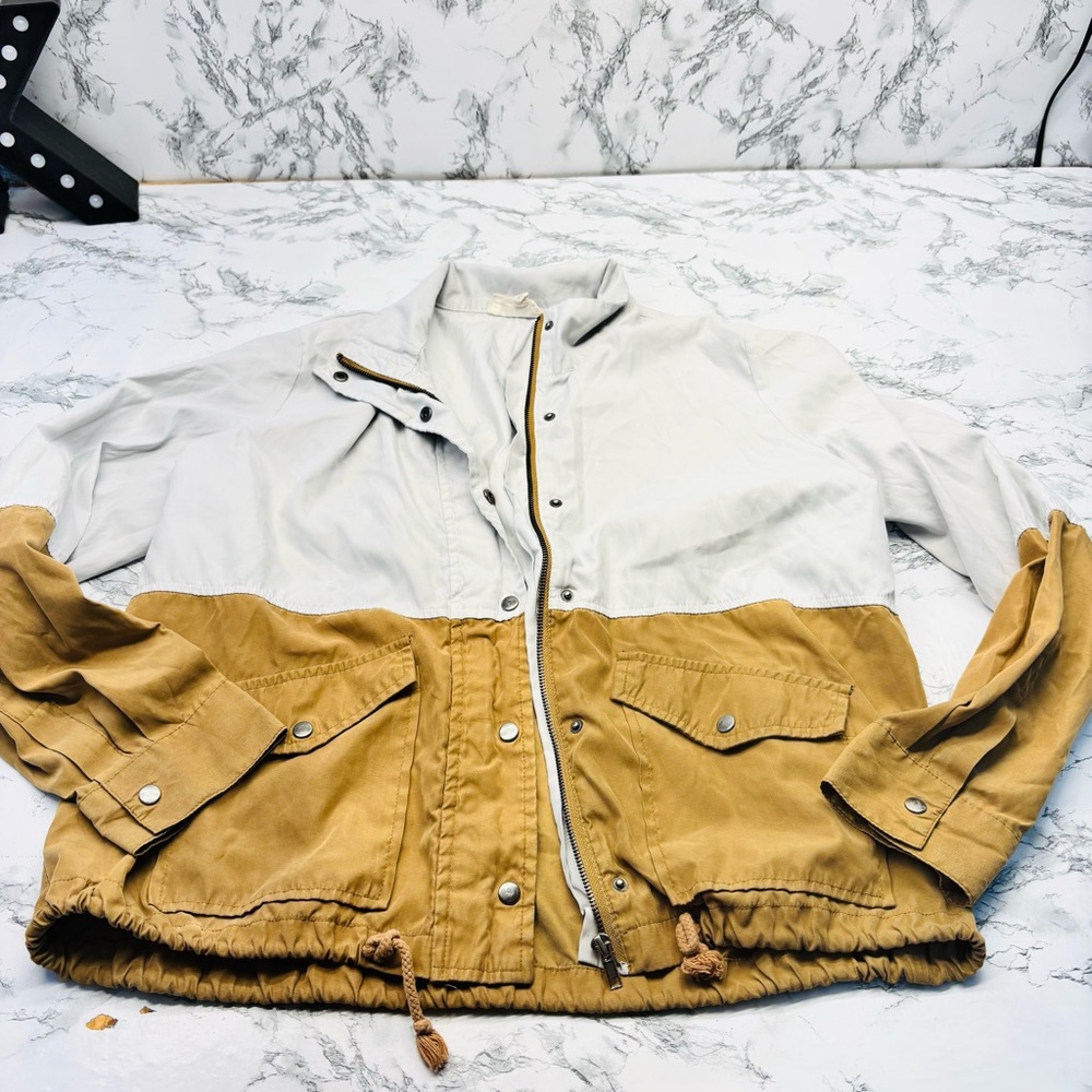 Sweet Wanderer White and Tan Utility Jacket Size Large - Picture 6 of 10